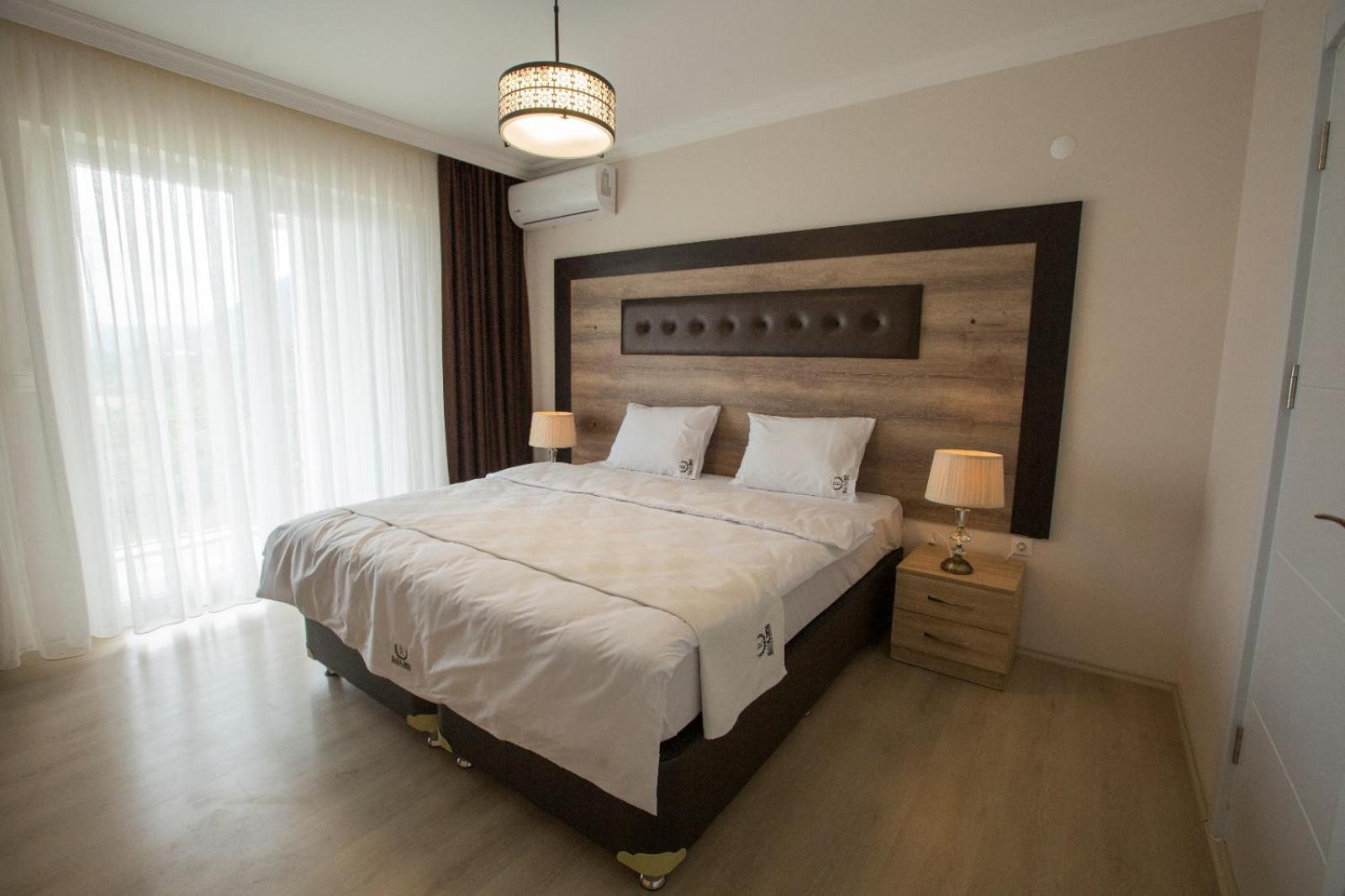 Black Rose Aparthotel Kasustu ภายนอก รูปภาพ